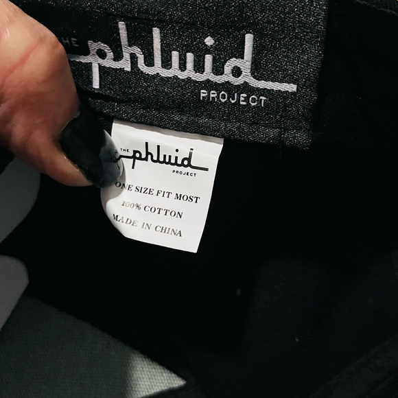 💚💚 Embroidered, Black Baseball Hat; adjustable size.The Phluid Project brand - Picture 9 of 9